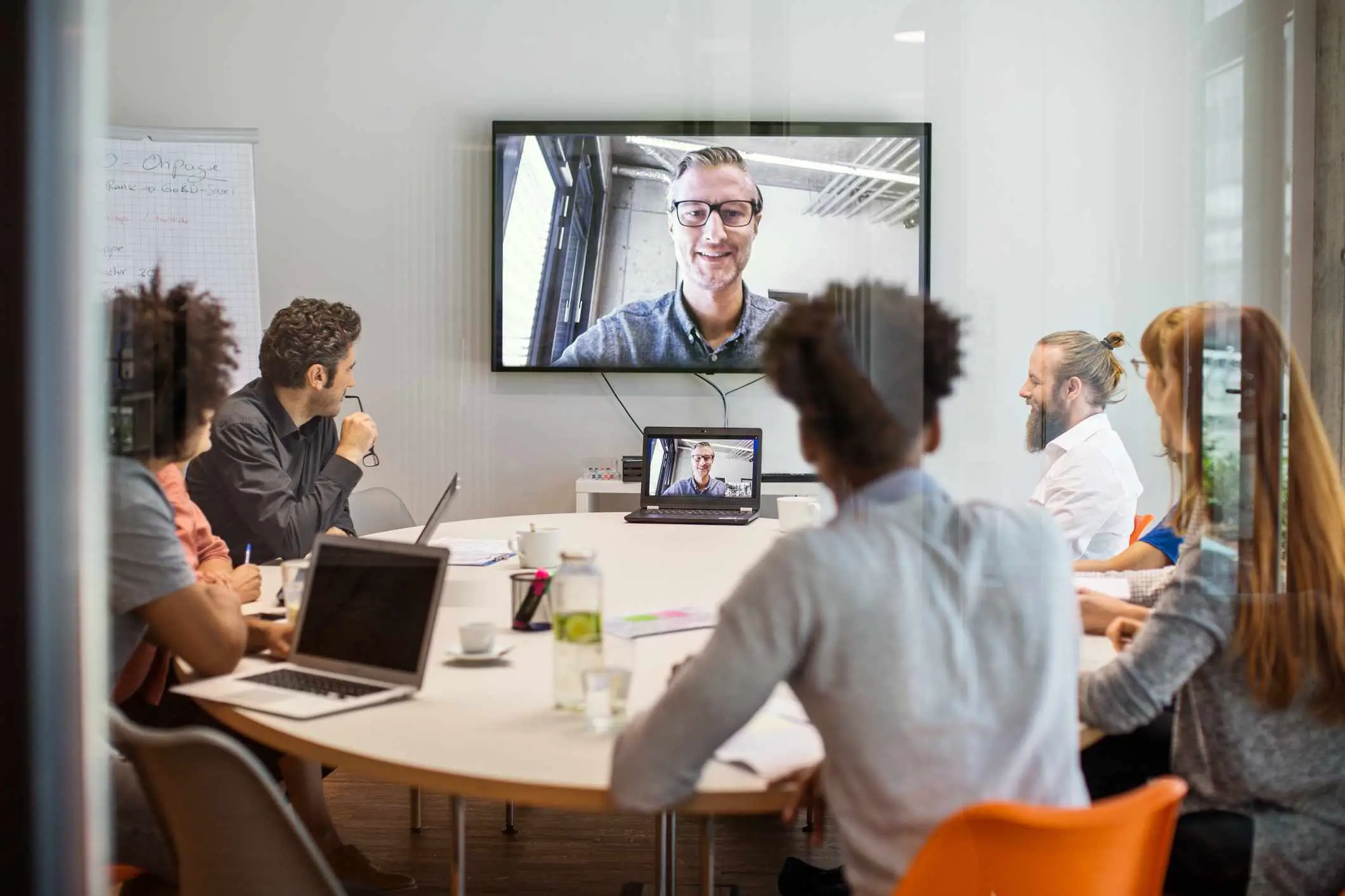 How to Use Zoom: The 12 Best Tips for Successful Video Conferencing ...